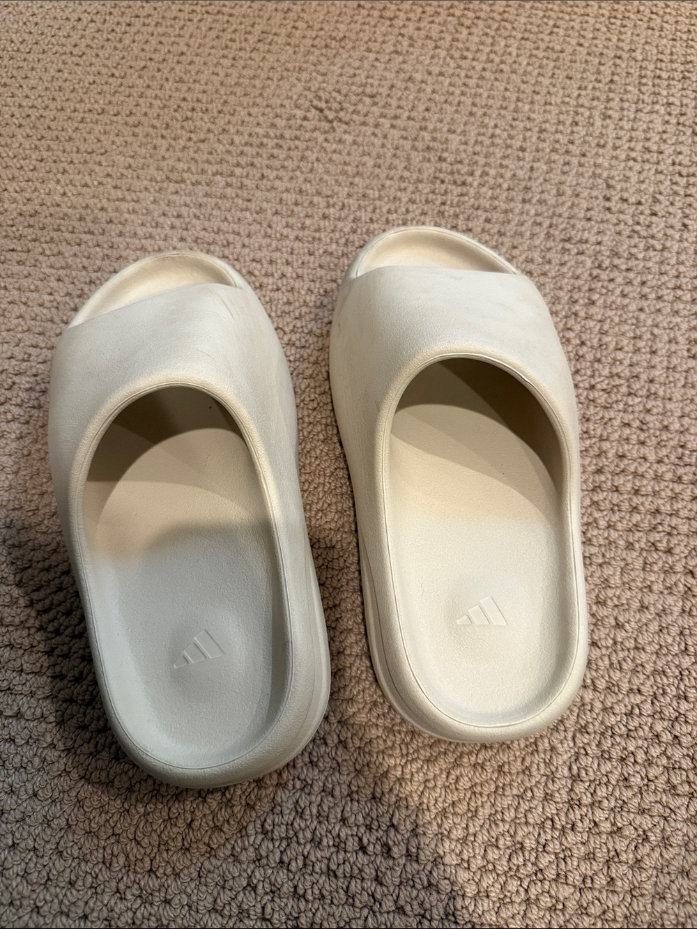 Yeezy Cream Unisex Slide Sandals in Bone size 6